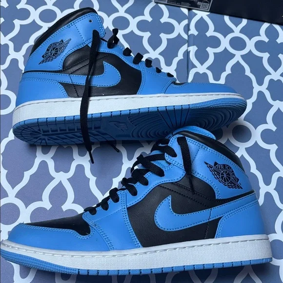 Men’s Air Jordan 1 Mid in Blue and Black size 9 - Picture 2 of 7